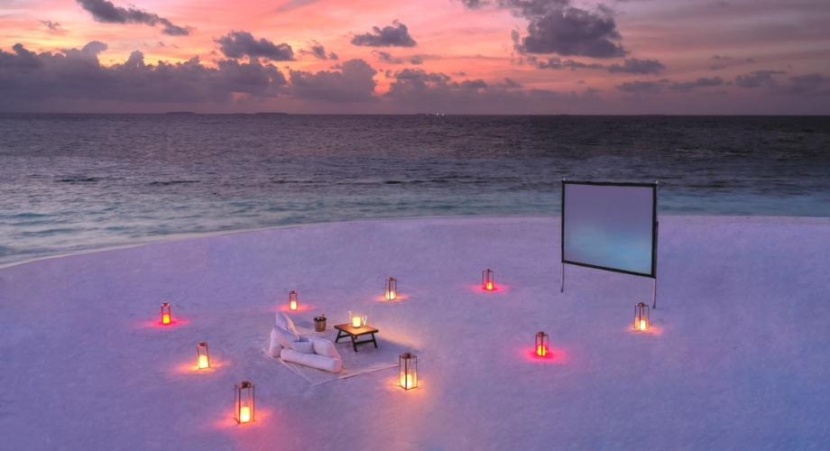Cinema Under the Stars experience at Anantara Kihavah Maldives Villas 