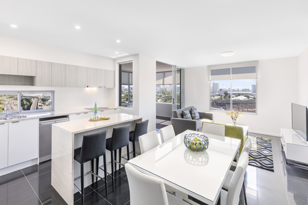 large living room in 2 bedroom apartment walking distance to The Gabba cricket stadium in Brisbane